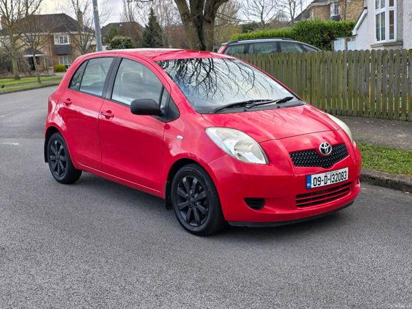 Toyota Yaris Hatchback, Petrol, 2009, Red