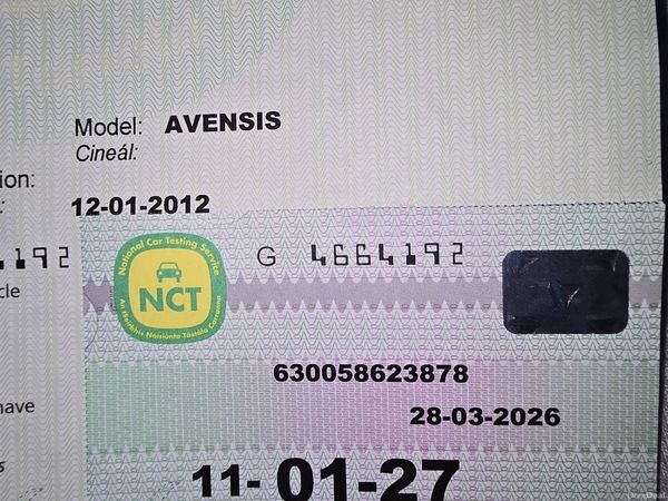 Toyota Avensis Saloon, Diesel, 2012, Silver