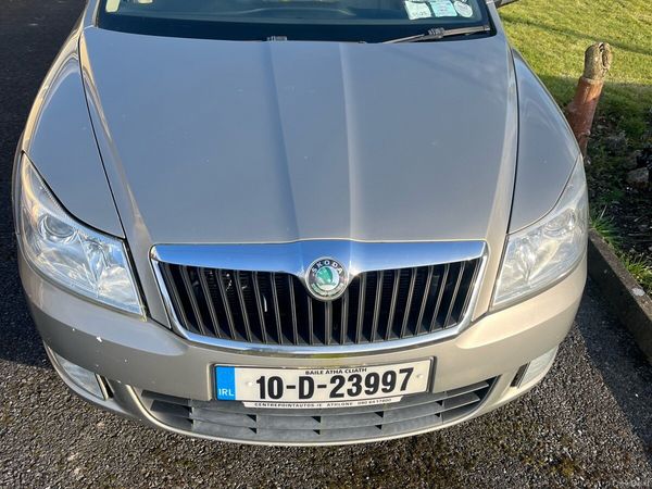 Skoda Octavia Hatchback, Diesel, 2010, Beige
