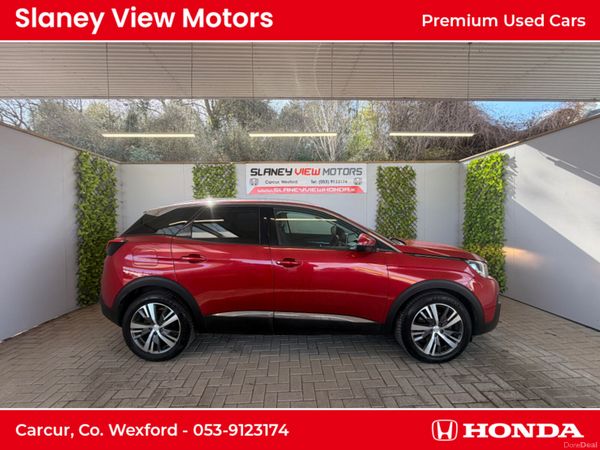 Peugeot 3008 MPV, Petrol, 2018, Red