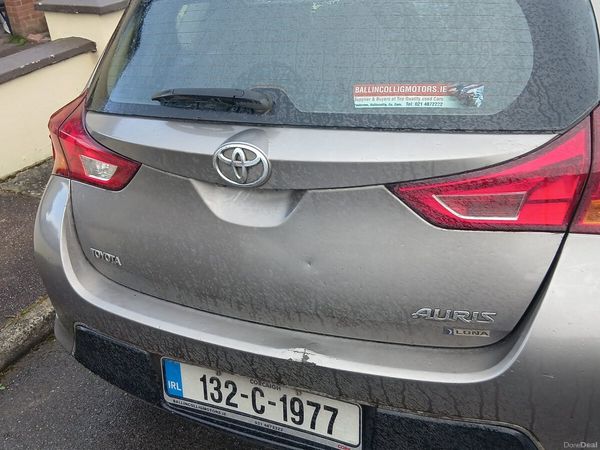 Toyota Auris Hatchback, Diesel, 2013, Bronze