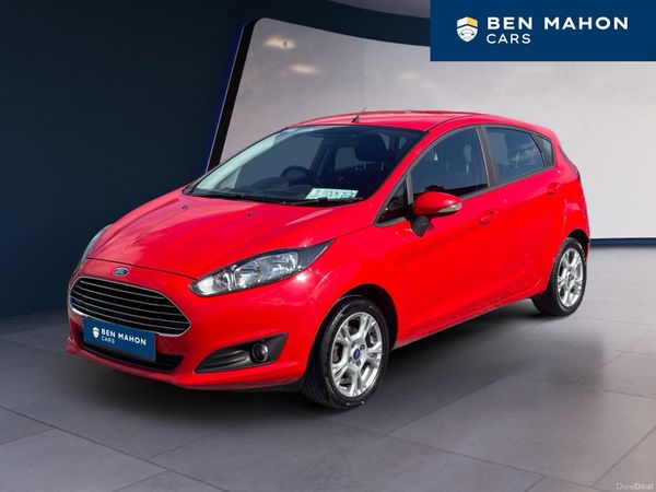 Ford Fiesta Hatchback, Petrol, 2015, Red