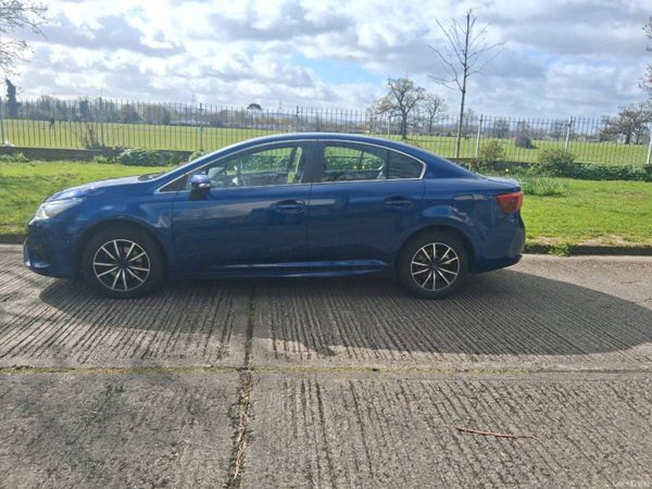 Toyota Avensis Saloon, Diesel, 2016, Blue