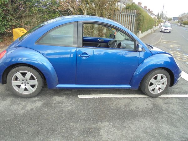 Volkswagen Beetle Hatchback, Petrol, 2007, Blue