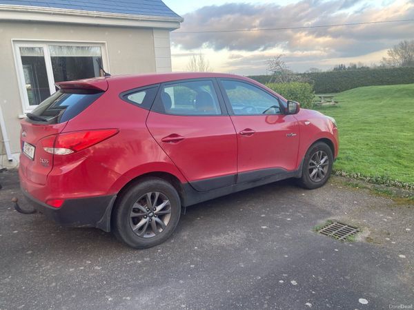Hyundai ix35 SUV, Diesel, 2015, Red