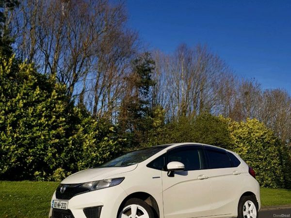 Honda Fit Hatchback, Petrol Hybrid, 2018, White