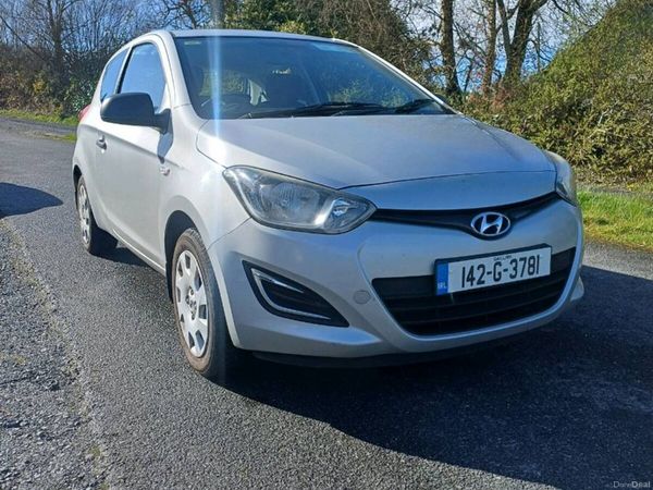 Hyundai i20 Hatchback, Petrol, 2014, Silver