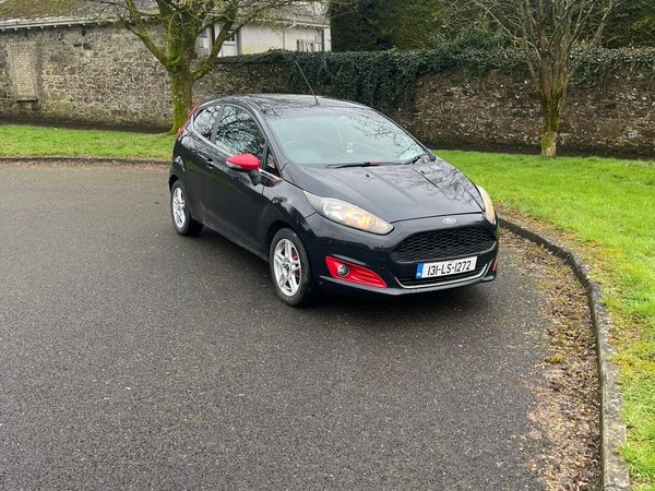 Ford Fiesta Hatchback, Petrol, 2013, Black