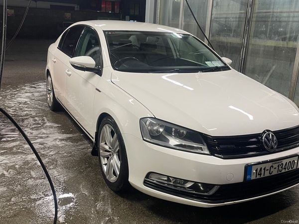 Volkswagen Passat Saloon, Diesel, 2014, White