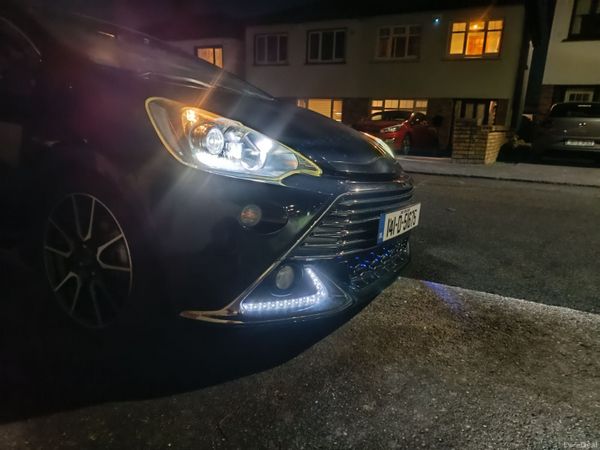 Toyota Aqua Hatchback, Petrol Hybrid, 2014, Black