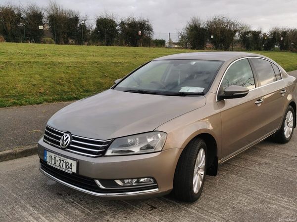 Volkswagen Passat Saloon, Diesel, 2011, Brown