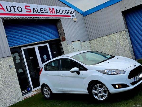 Ford Fiesta Hatchback, Petrol, 2016, White