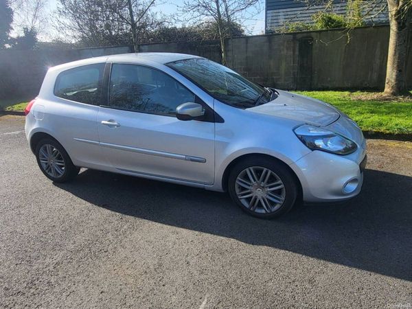 Renault Clio Hatchback, Petrol, 2011, Silver