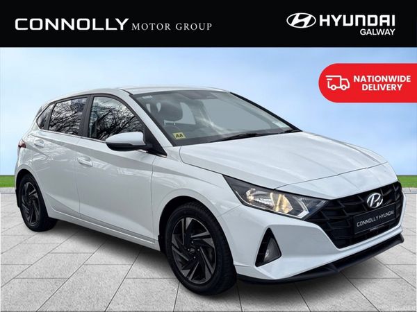 Hyundai i20 Hatchback, Petrol, 2023, White