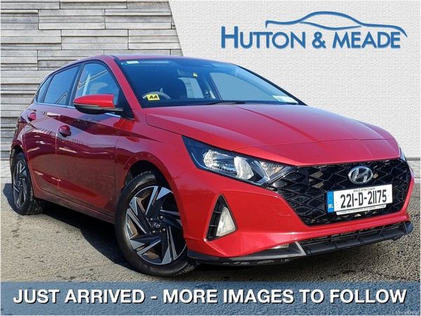Hyundai i20 Hatchback, Petrol, 2022, Red