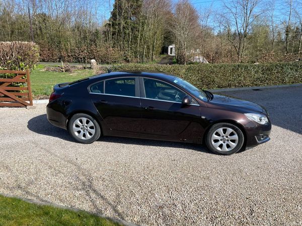 Opel Insignia Hatchback, Diesel, 2015, Brown