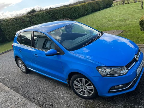 Volkswagen Polo Hatchback, Petrol, 2014, Blue