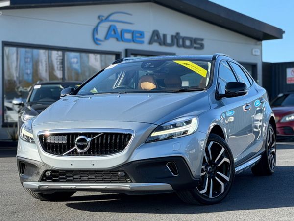 Volvo V40 Hatchback, Diesel, 2018, Grey