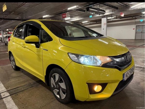 Honda Fit Hatchback, Petrol Hybrid, 2014, Yellow