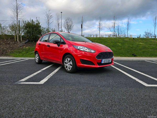Ford Fiesta Hatchback, Petrol, 2015, Red