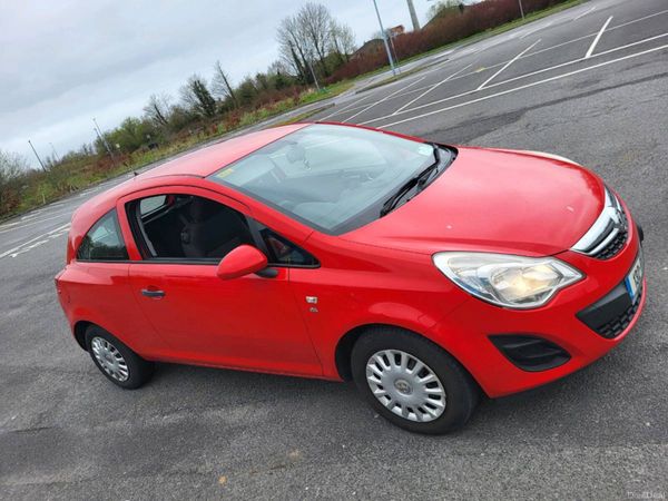 Vauxhall Corsa Hatchback, Petrol, 2013, Red