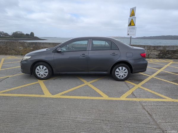 Toyota Corolla Saloon, Diesel, 2013, Grey