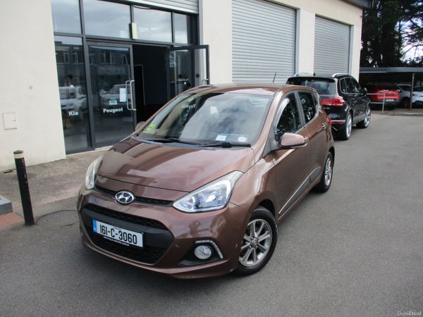 Hyundai i10 Hatchback, Petrol, 2016, Bronze