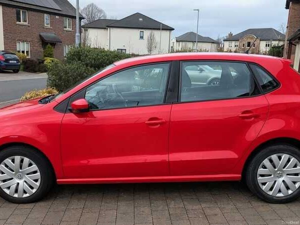 Volkswagen Polo Hatchback, Petrol, 2012, Red
