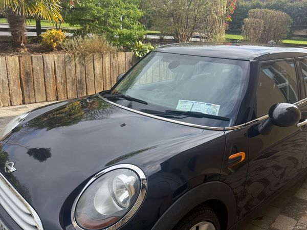 Mini Cooper Hatchback, Diesel, 2015, Black