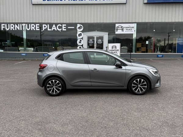 Renault Clio Hatchback, Petrol, 2023, Grey