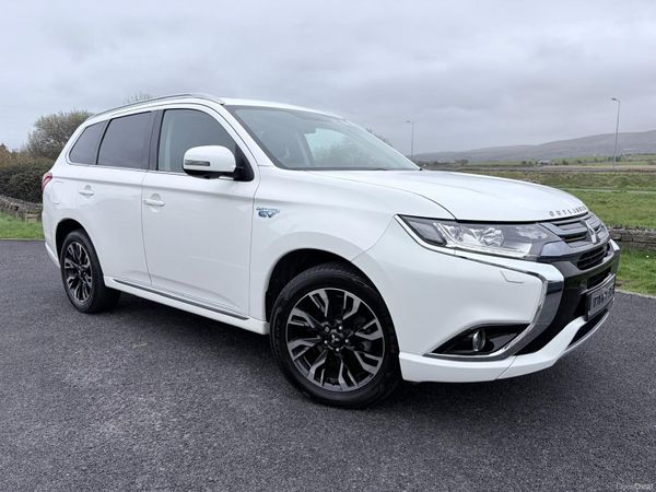 Mitsubishi Outlander SUV, Petrol Plug-in Hybrid, 2017, White