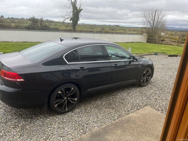 Volkswagen Passat Saloon, Diesel, 2019, Black