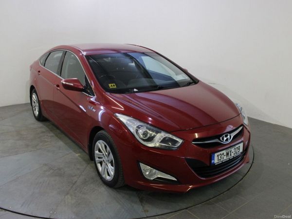 Hyundai i40 Saloon, Diesel, 2013, Red