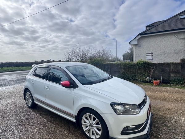 Volkswagen Polo Hatchback, Petrol, 2016, White