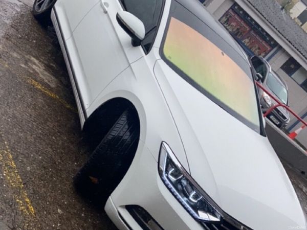 Volkswagen Passat Saloon, Diesel, 2015, White