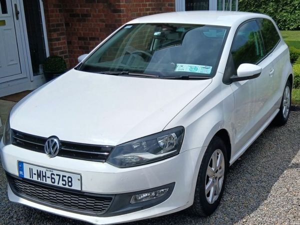 Volkswagen Polo Hatchback, Petrol, 2011, White