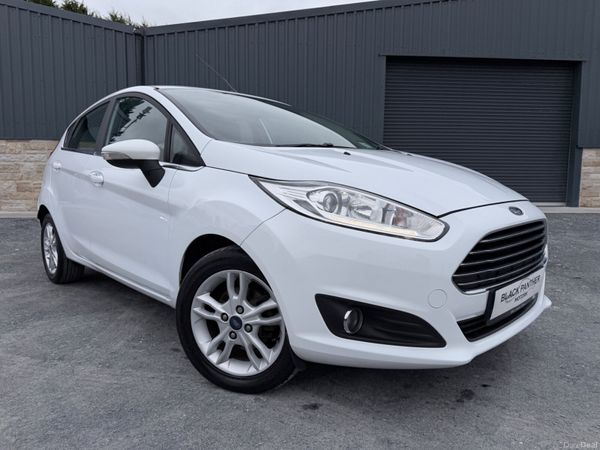 Ford Fiesta Hatchback, Petrol, 2016, White