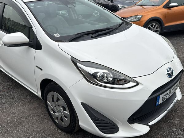 Toyota Aqua Hatchback, Petrol Hybrid, 2019, White