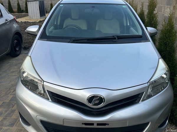 Toyota Vitz Hatchback, Petrol, 2017, Blue
