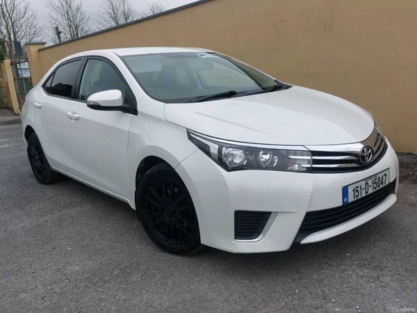 Toyota Corolla Saloon, Diesel, 2015, White