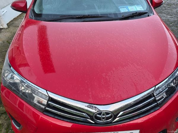 Toyota Corolla Saloon, Diesel, 2015, Red