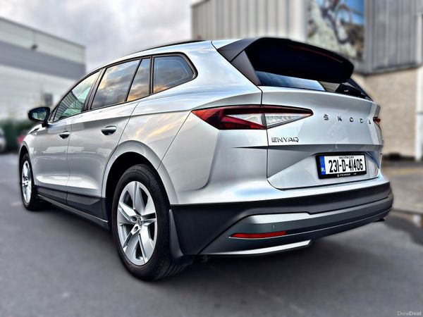 Skoda Enyaq Estate/Jeep, Electric, 2023, Grey