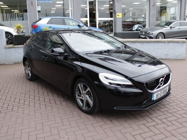 Volvo V40 Hatchback, Diesel, 2016, Black