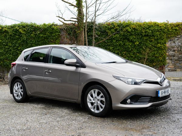 Toyota Auris Hatchback, Diesel, 2016, Bronze