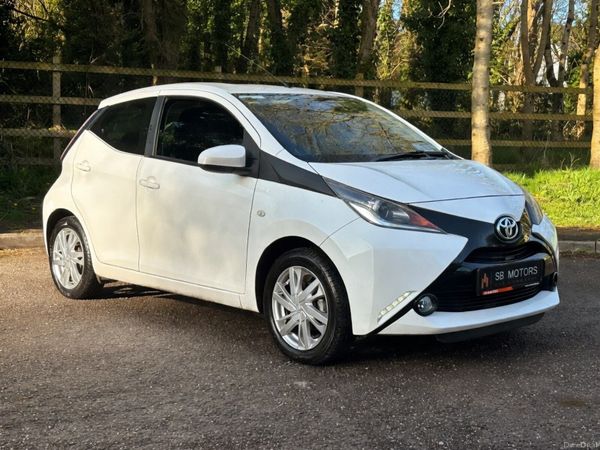 Toyota Aygo Hatchback, Petrol, 2016, White