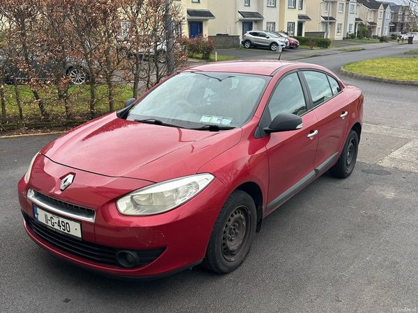 Renault Fluence Saloon, Diesel, 2011, Red