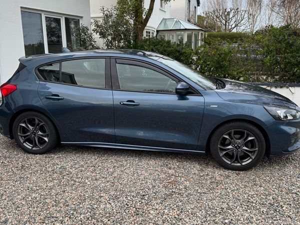 Ford Focus Hatchback, Petrol, 2019, Blue
