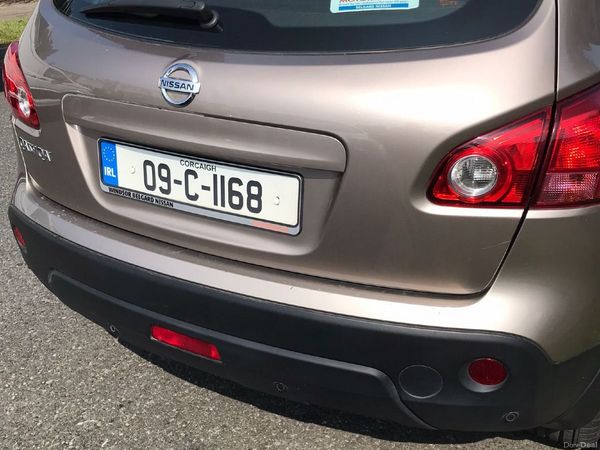 Nissan Qashqai Hatchback, Petrol, 2009, Brown