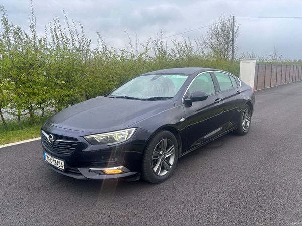 Opel Insignia Hatchback, Diesel, 2019, Blue