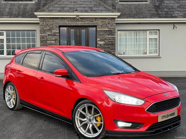 Ford Focus Hatchback, Diesel, 2017, Red